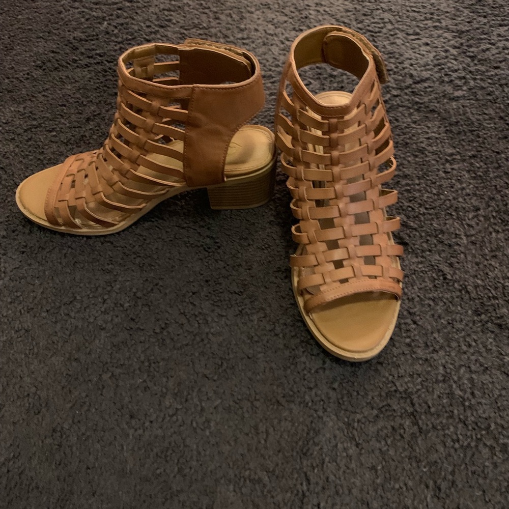 Sandals - Picture 2 of 3